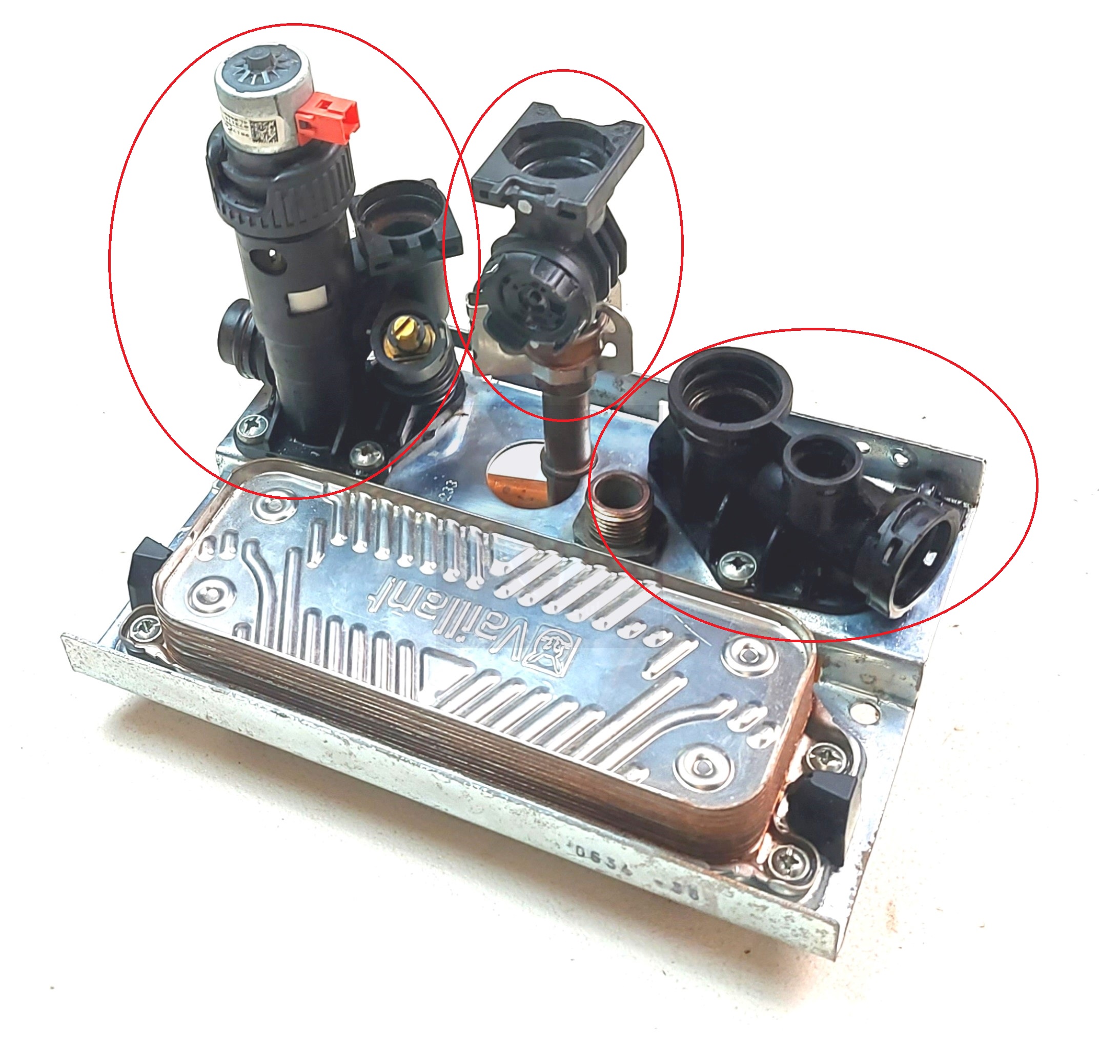 VAILLANT ECOTEC PLUS VUW 824 831 837 PLATE HEAT EXCHANGER SUPPORT BRACKET 178965